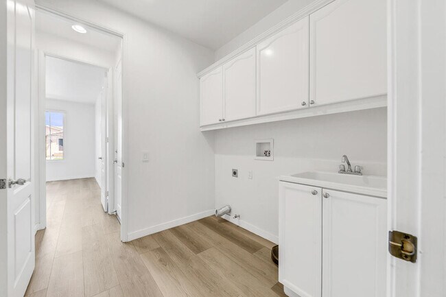 Building Photo - 81441 Avenida Gonzales
