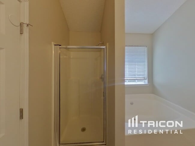 Building Photo - 5753 Village Loop