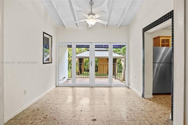 Building Photo - 410 Minorca Ave