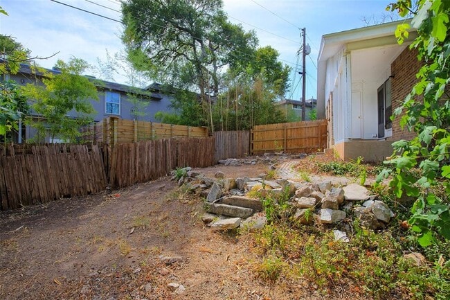 Building Photo - 2005 Cody Ct