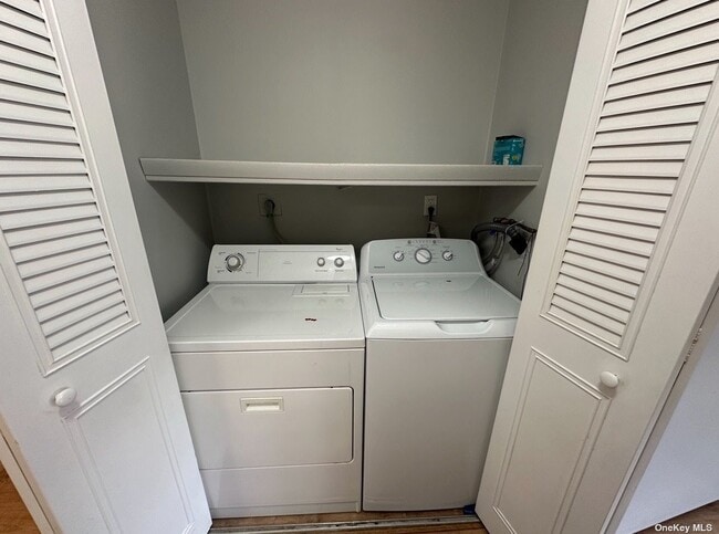 Building Photo - 306 Torquay Ct