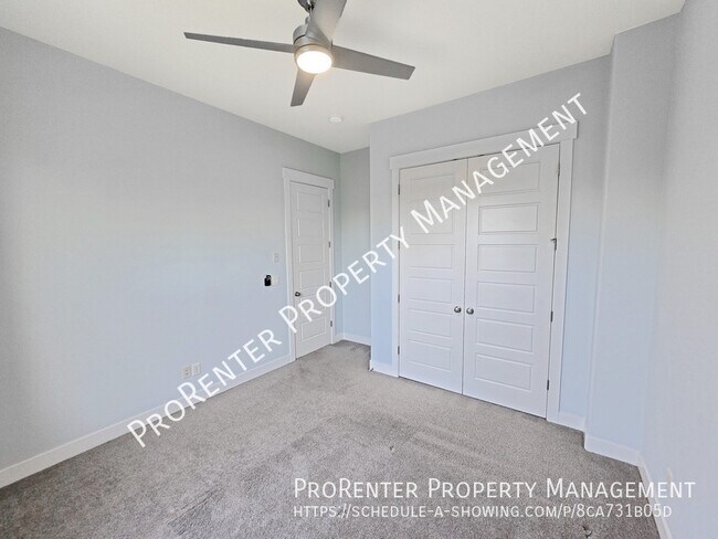 Building Photo - 1308 E Maple Way