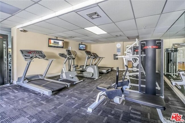 Building Photo - 620 S Gramercy Pl
