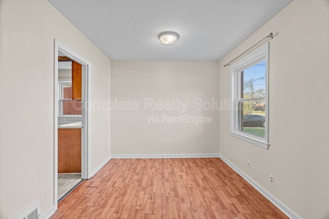 Building Photo - 1258 Grant Dr