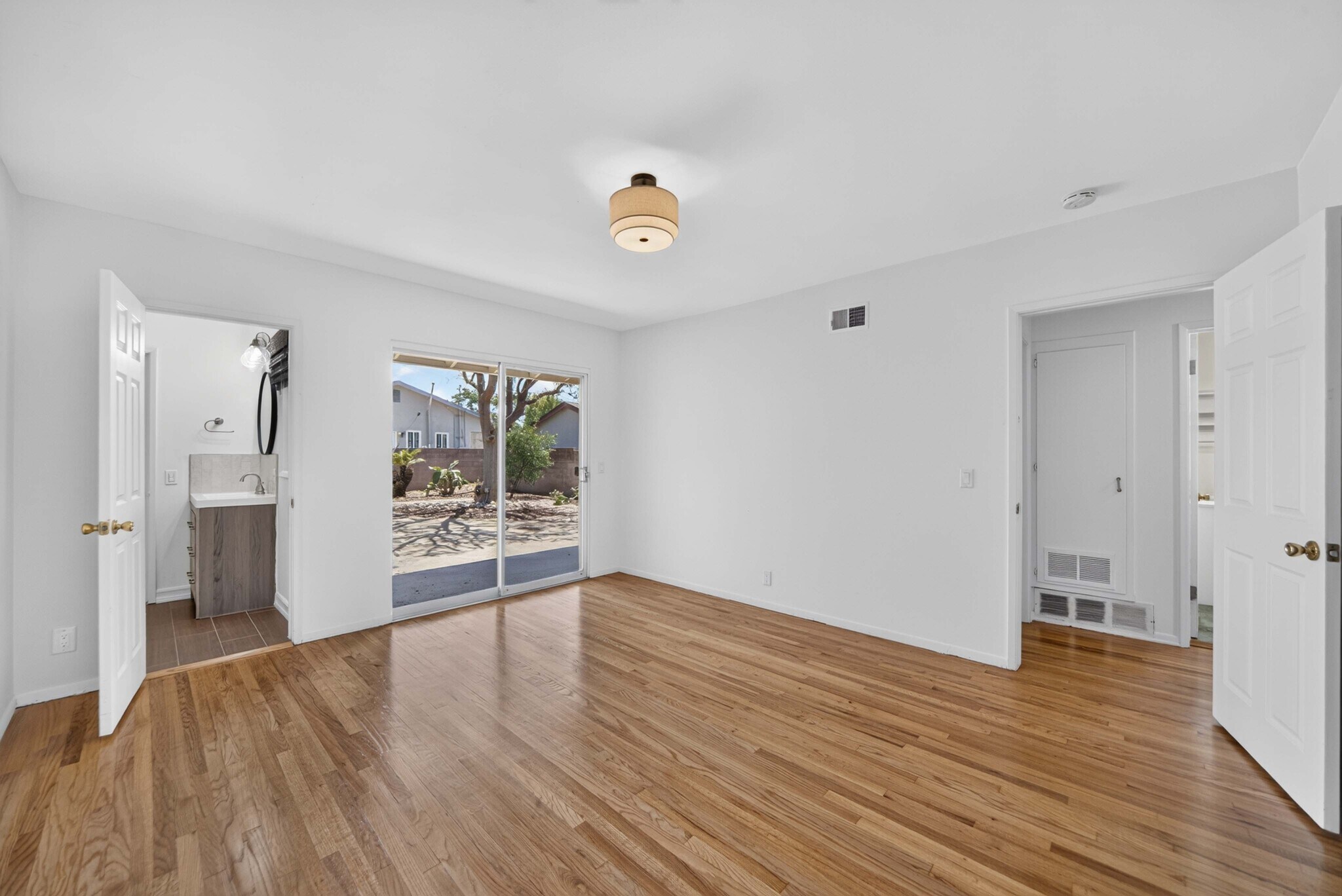 Building Photo - 1300 Solita Rd