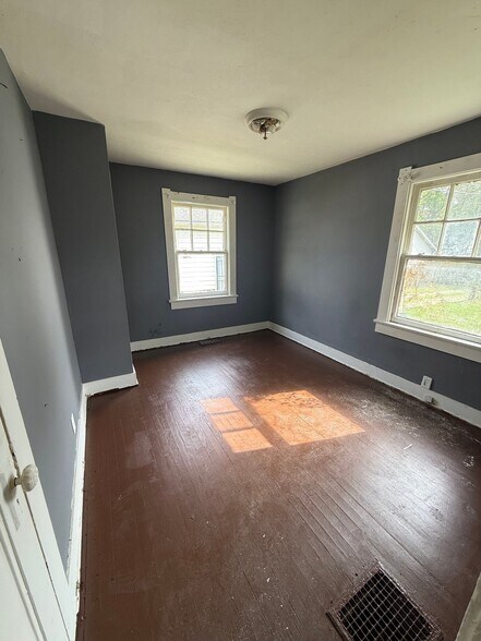 Building Photo - 328 N 18th St
