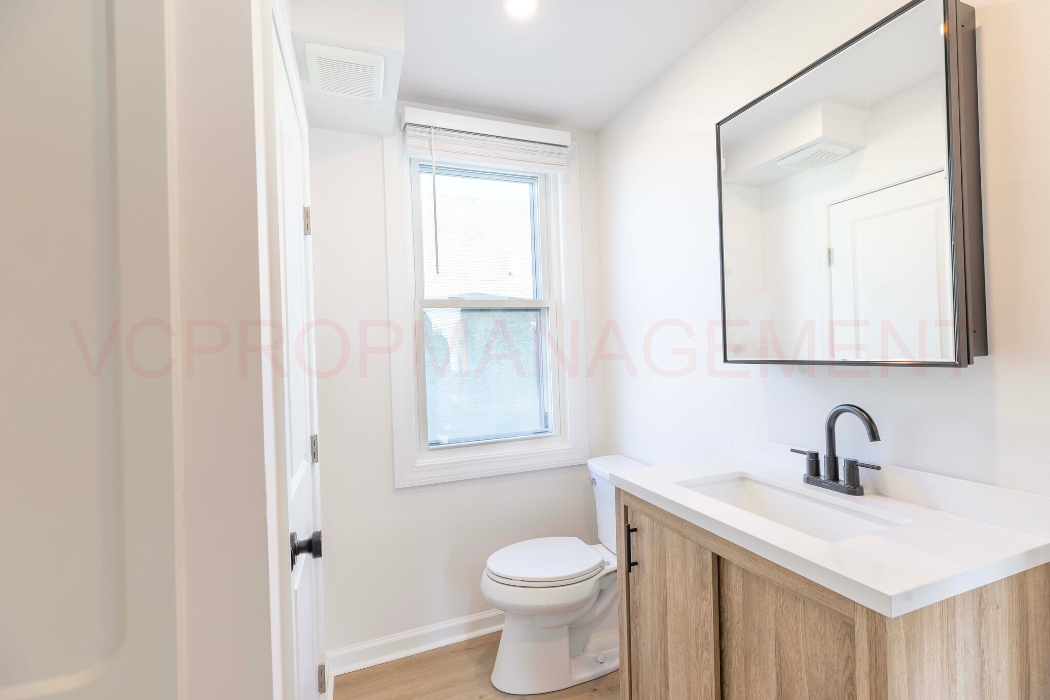 Building Photo - 230 Carre Ave