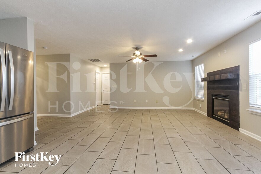 Building Photo - 235 Heartwood Hill