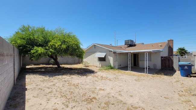 Building Photo - 7123 Clearwater Ave