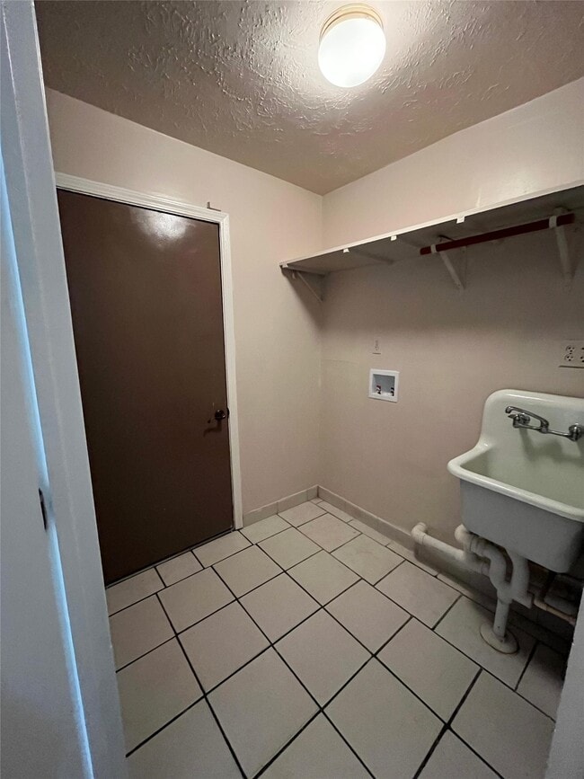 Building Photo - 21146 Northern Colony Ct