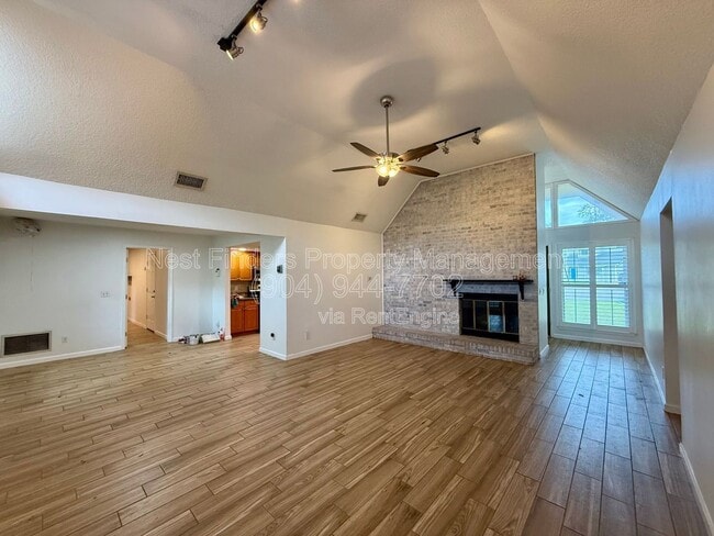 Building Photo - 7007 Holiday Hill Ct