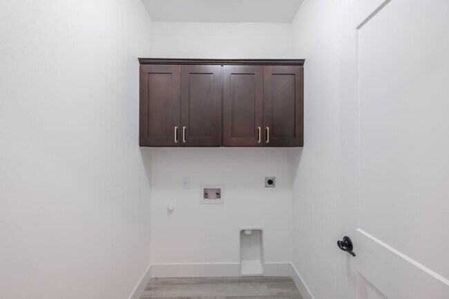 Building Photo - **MOVE-IN SPECIAL** NEW CONSTRUCTION 3BD/2BA HOME IN SILVERTON