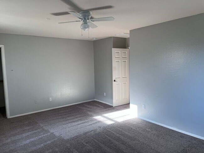 Building Photo - 5 bed 3 bath 3 car garage in San Tan Valley
