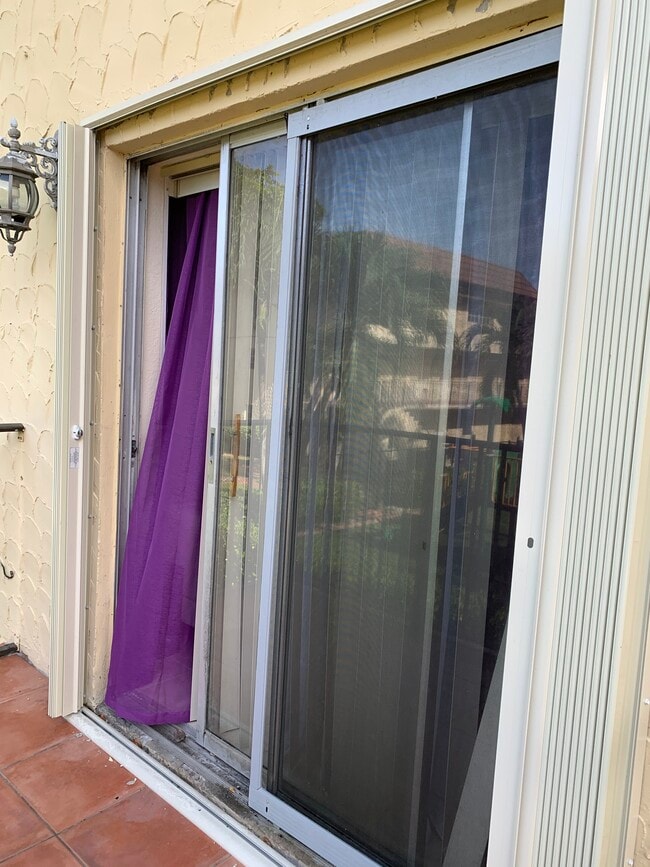 Building Photo - 8650 SW 109th Ave