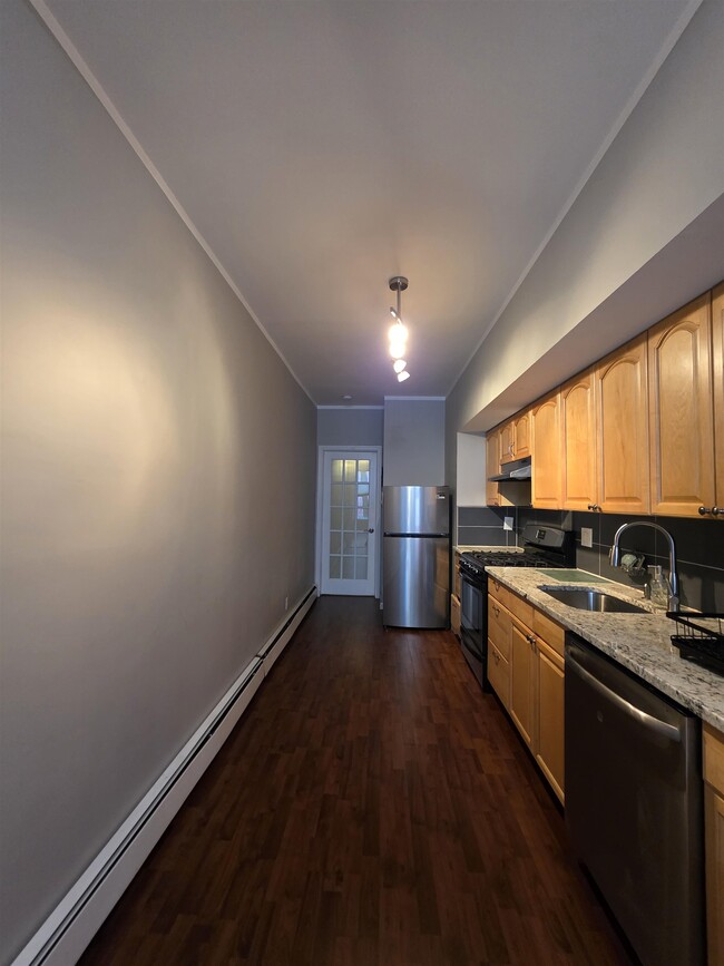 Building Photo - 291 8th St