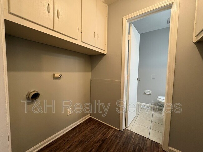 Building Photo - 10204 Catalina Dr