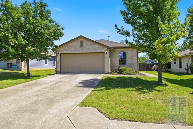 Building Photo - 228 Pearl Lake Dr
