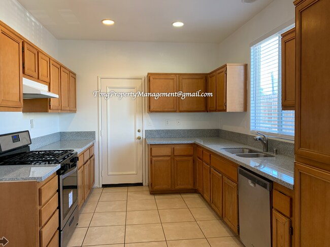 Building Photo - 13237 Kootenay St