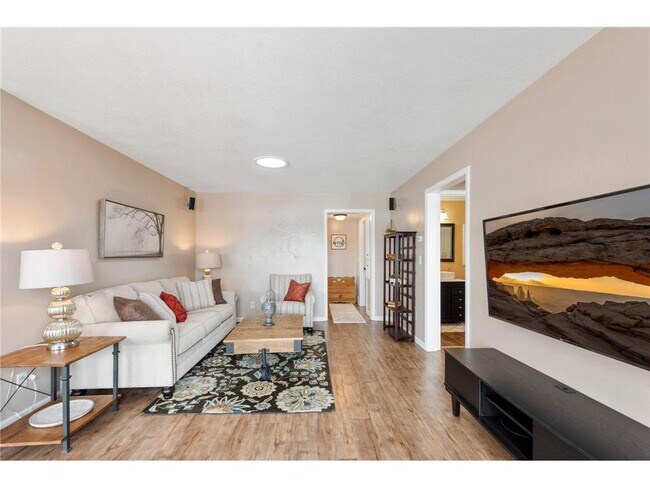 Building Photo - 26755 Fremont Dr