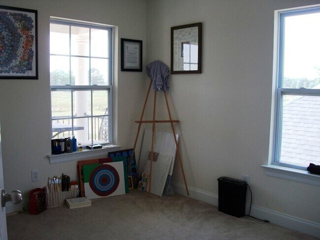 Building Photo - Newer 4 bedroom house off Old Hammond