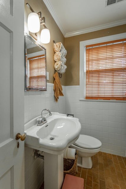 Building Photo - 1403 Cinderella Rd