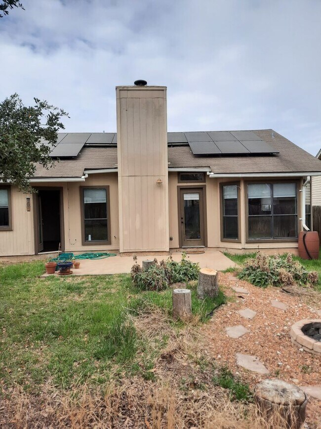 Building Photo - Solar-Powered Pflugerville Property - Lots Of Room and Backyard Living