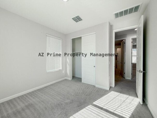 Building Photo - 5138 E Anderson Dr