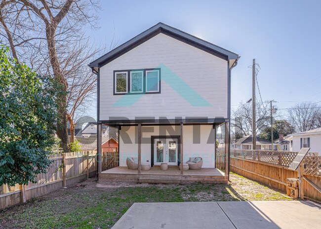 Building Photo - 1501 E Jones St