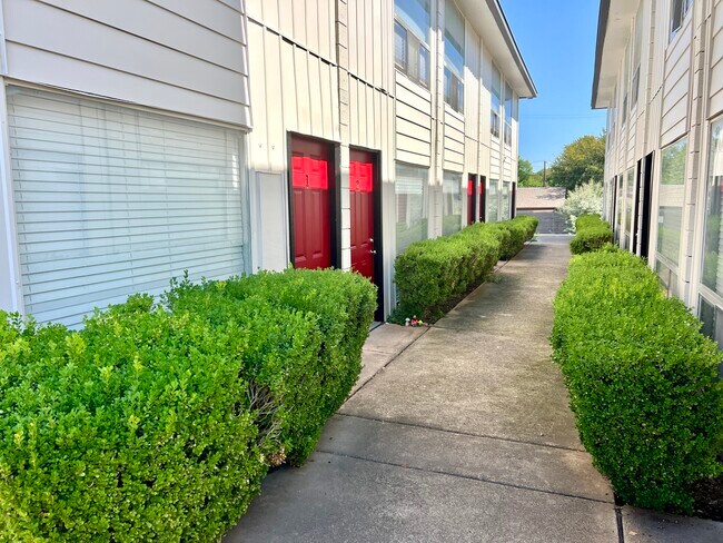 Building Photo - San Benito