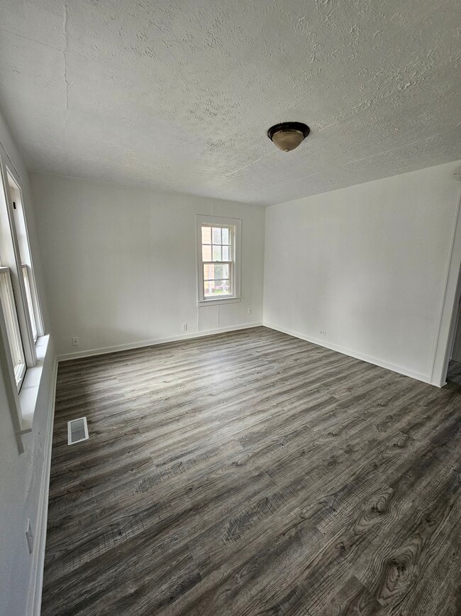 Building Photo - 1625 Walton St