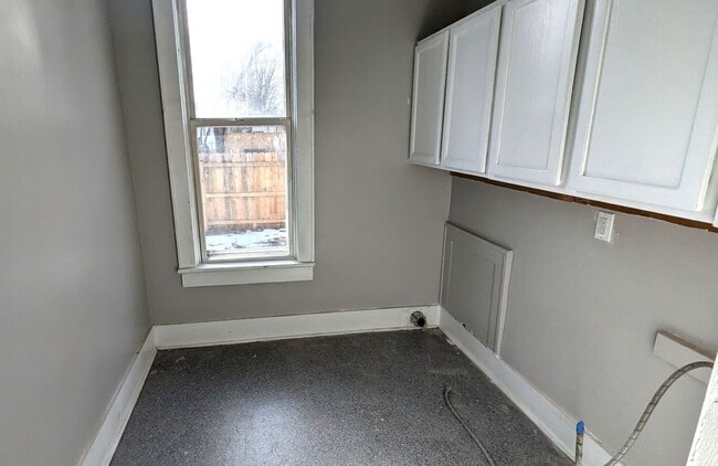 Building Photo - 1450 Clinton St