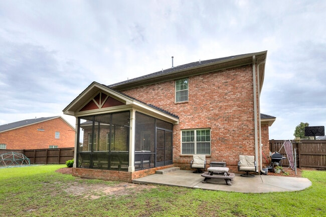 Building Photo - 1031 Rockdale Blvd