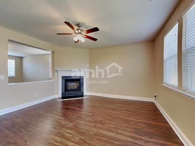 Building Photo - 238 Larktree Ln