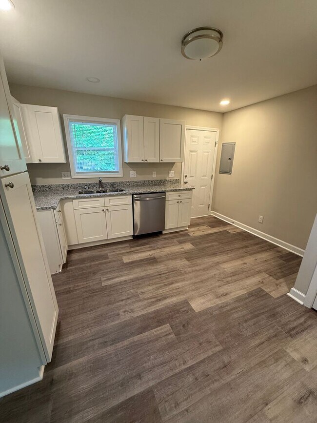 Building Photo - 116 Bennett Ct