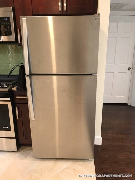 Building Photo - 130 Brooks St