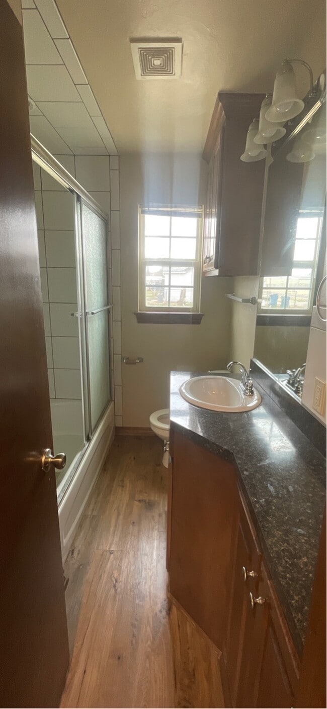 Building Photo - 404 Boston St