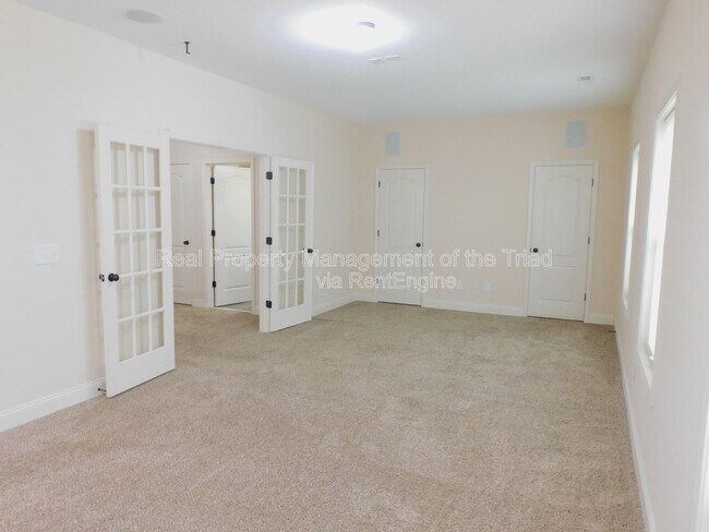 Building Photo - 4517 Gunnersbury Ln