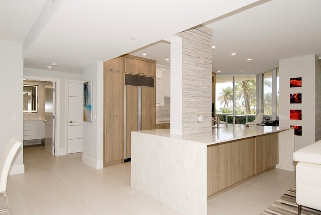 Building Photo - 3200 N Ocean Blvd