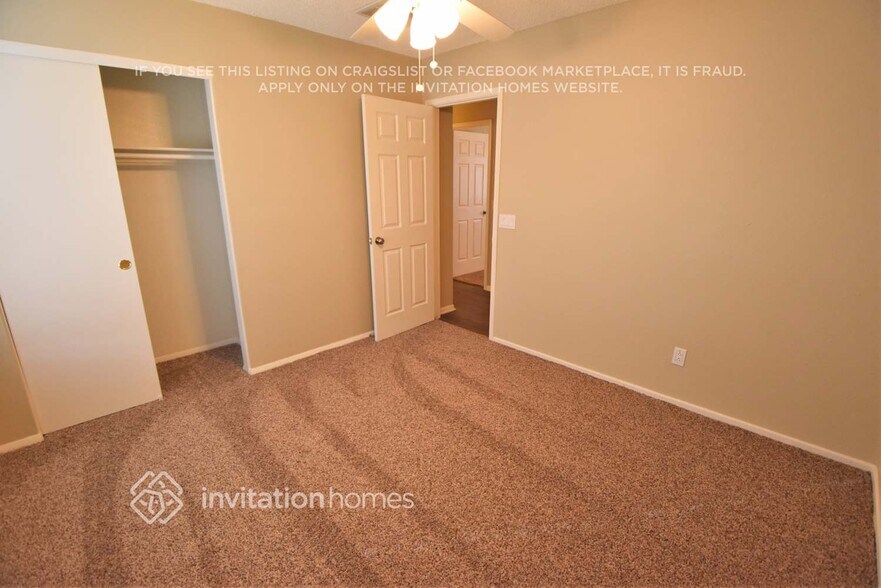 Building Photo - 652 E Calle Del Norte