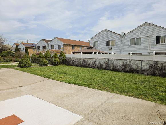 Building Photo - 2444 Lodovick Ave