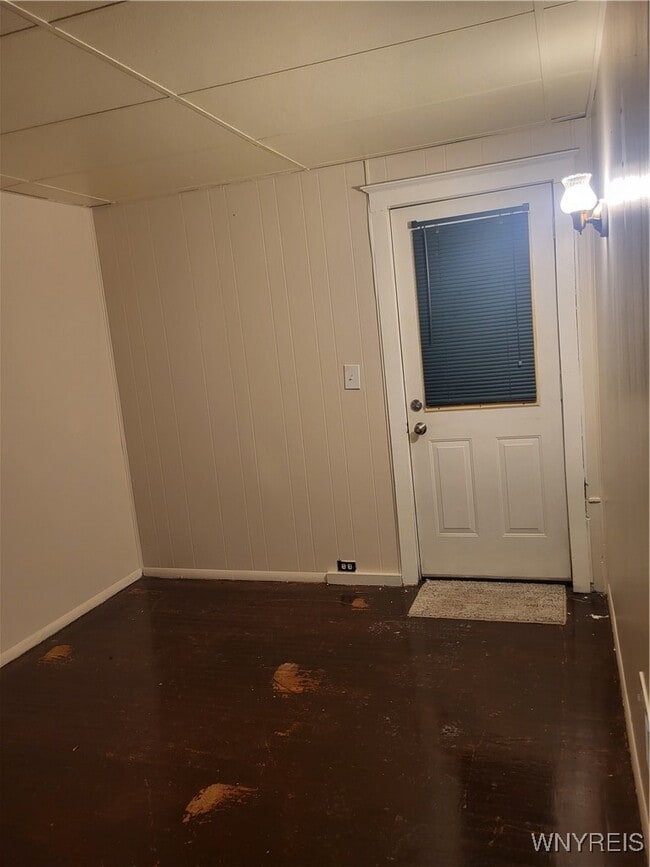 Building Photo - 267 Crestwood Ave