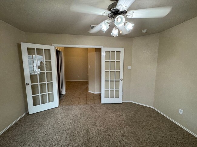 Building Photo - 6908 Golden Oak Ln