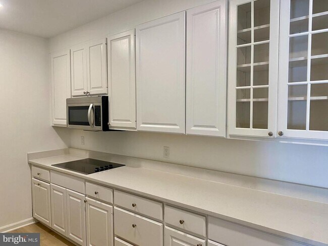 Building Photo - 7806 Birnam Wood Dr