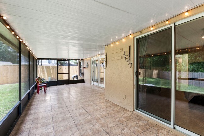 Building Photo - Gorgeous Home in Cypress Springs in Orland...
