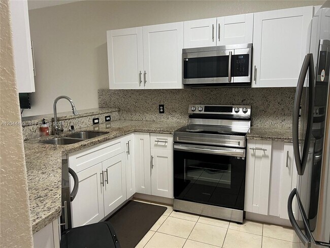 Building Photo - 2313 Shoma Ln