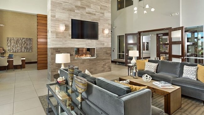 Building Photo - 4900 N 44th St