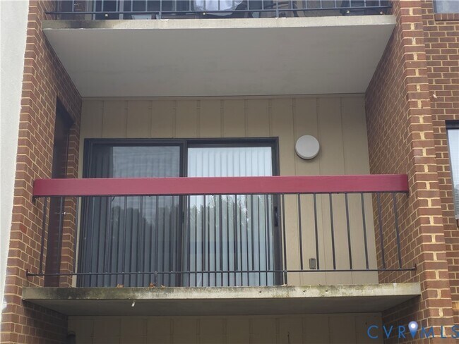 Building Photo - 4003 Governors Square