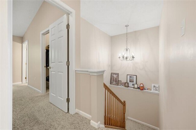 Building Photo - 724 Bush Dr