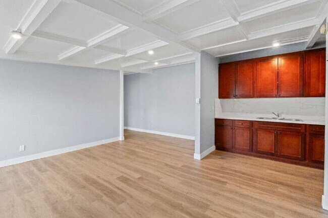 Building Photo - 1516B McAllister Avenue