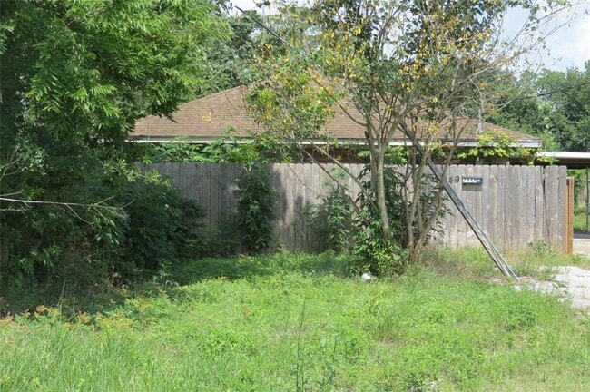 Building Photo - 7949 Lockwood Dr